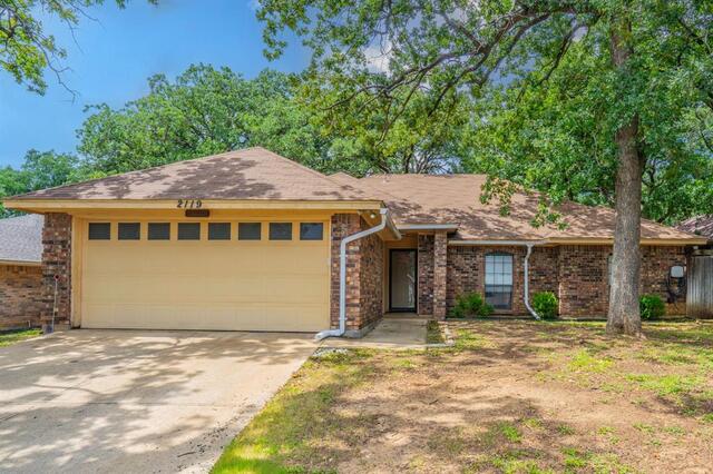 2119 Turf Club Drive, Arlington, TX image