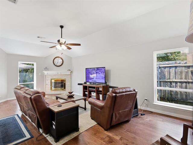 1408 Berne, Lane Lewisville, TX photo 12
