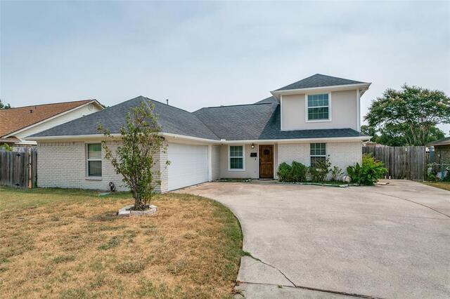 2124 Brentwood, Lane Carrollton, TX photo 3