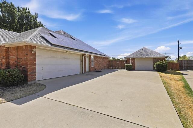 3212 Staghorn, Circle Denton, TX photo 3