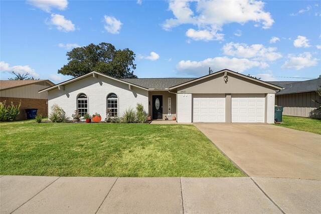 2621 Elk Grove, Road Carrollton, TX photo 2