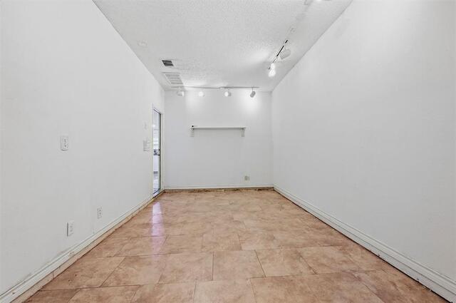 841 N Old Orchard, Lane Lewisville, TX photo 27