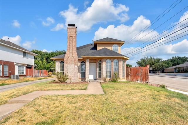 2200 Meadowstone, Drive Carrollton, TX photo 2