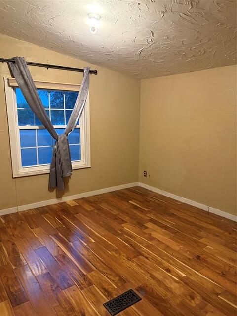 7424 N Locust, Street Denton, TX photo 4