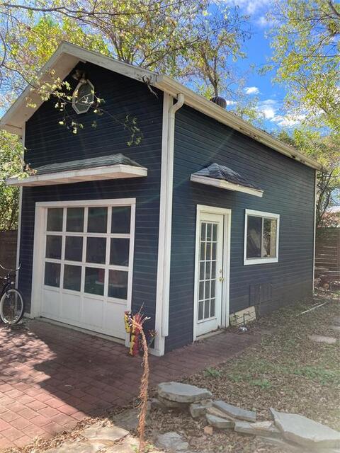 1409 N Austin, Street Denton, TX photo 5