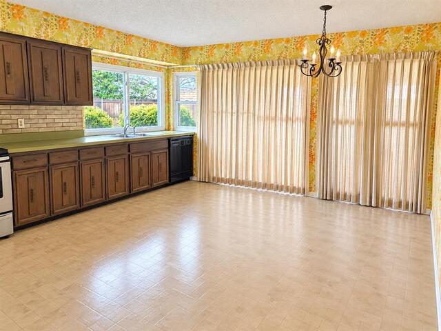 2806 Arcadia, Lane Carrollton, TX photo 6