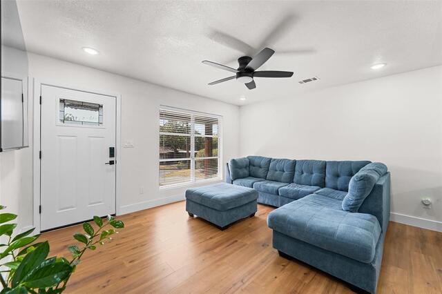 1905 Jacqueline, Drive Denton, TX photo 3
