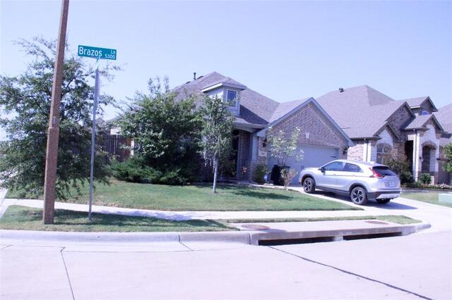 5301 Brazos, Lane Denton, TX photo 3