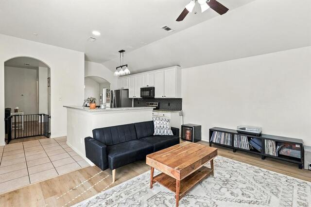 3906 Canton, Court Denton, TX photo 11