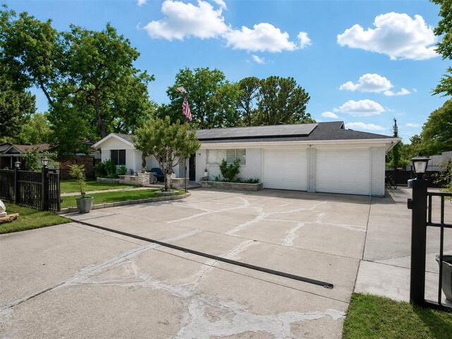 500 Oakwood Drive, Euless, TX image