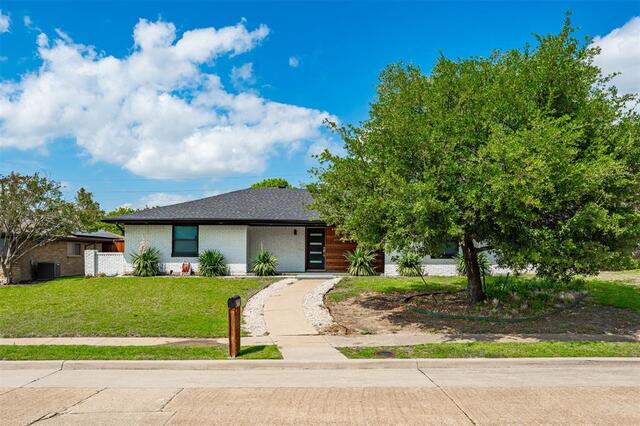 2760 N Hillbrier, Circle Plano, TX photo 3