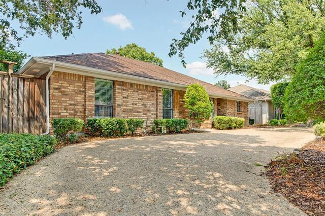 2409 Glen Morris, Road Carrollton, TX photo 4