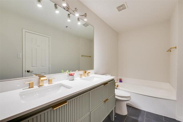 4104 Creekmeadow, Drive Carrollton, TX photo 19