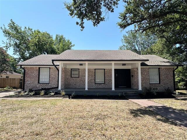 1814 Walnut, Avenue Carrollton, TX photo 3
