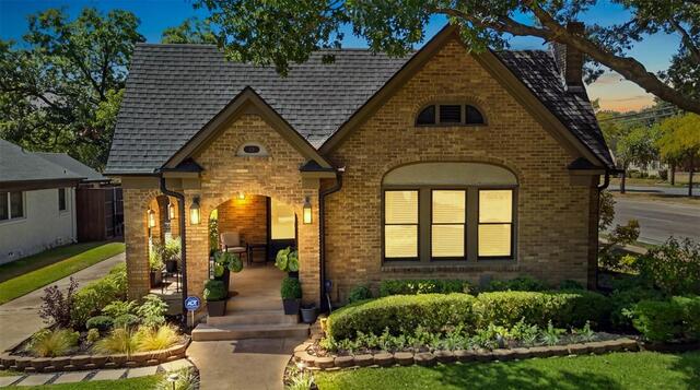 838 Salmon Drive, Dallas, TX image