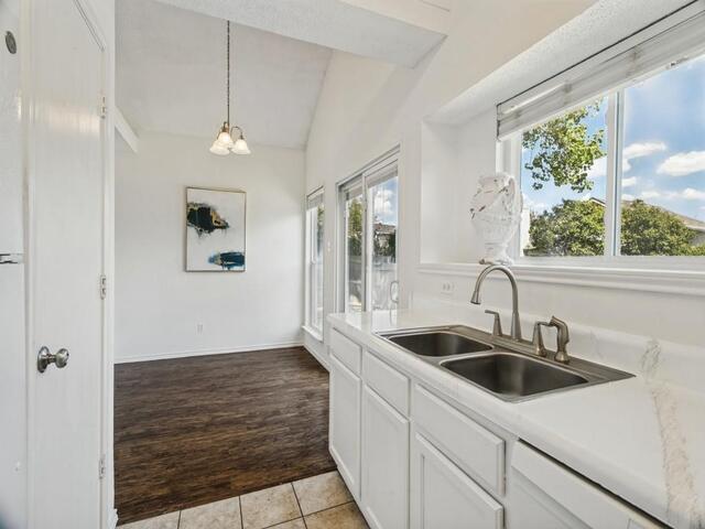 953, Ramblewood Lewisville, TX photo 6