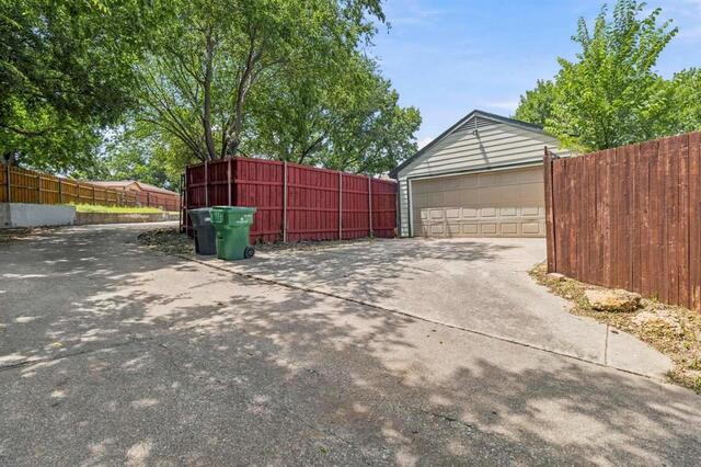 1803 Sherwood, Place Carrollton, TX photo 4