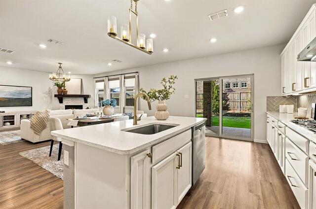 2329 Bella, Court Carrollton, TX photo 16