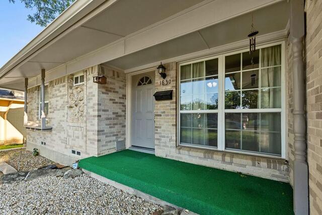 1830 Pleasant Run, Road Carrollton, TX photo 2