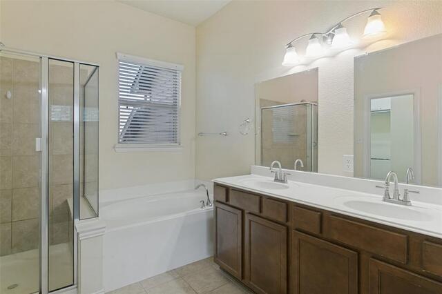 1613 Black Duck Terrace, E Carrollton, TX photo 13