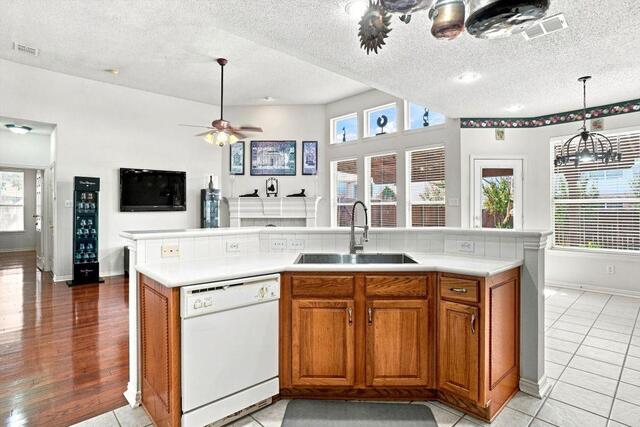 1915 Ledgemont, Court Allen, TX photo 11
