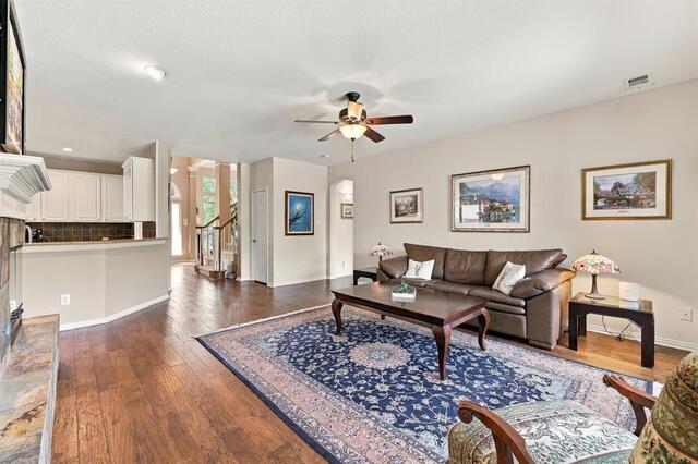 942 Village, Parkway Coppell, TX photo 33