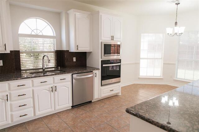 404 Belmont, Court Lewisville, TX photo 7