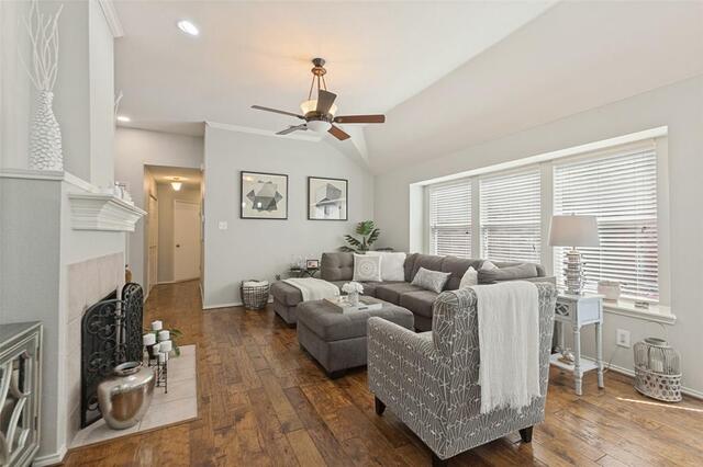 7914 Whispering Tree, Lane Plano, TX photo 4