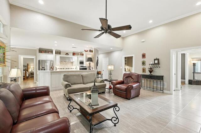 109 Visalia, Lane Denton, TX photo 5
