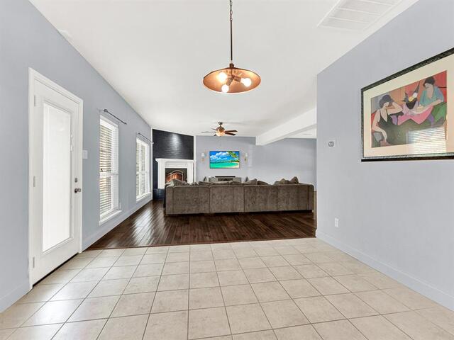 1315 Normandy, Lane Allen, TX photo 12