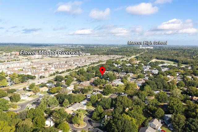 3911 White Oak Court, Flower Mound, TX photo 4