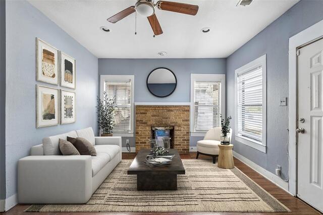 503 W Sycamore, Street Denton, TX photo 3