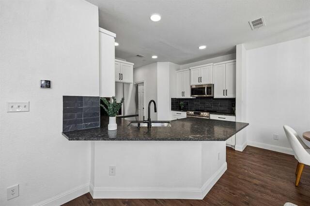 916 Avondale, Lane Plano, TX photo 10