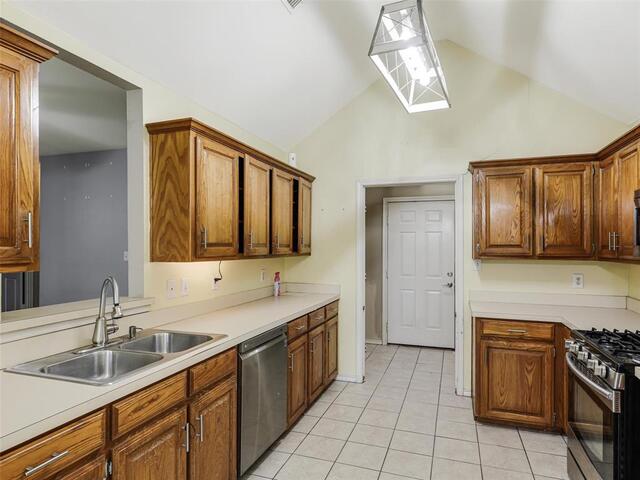709 Mack, Drive Denton, TX photo 7