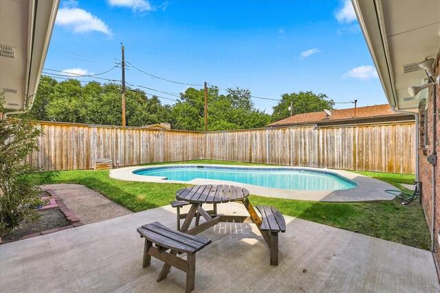 1405 Wind Cave, Circle Plano, TX photo 3