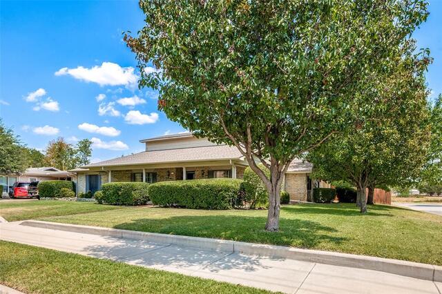 2500 Nottingham, Drive Denton, TX photo 2