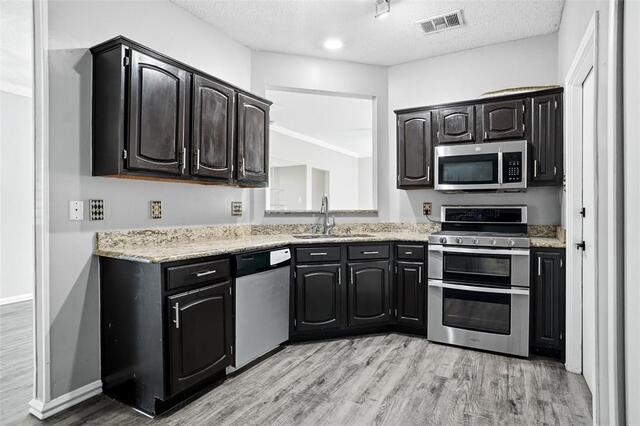 2136 Falcon Ridge, Drive Carrollton, TX photo 10
