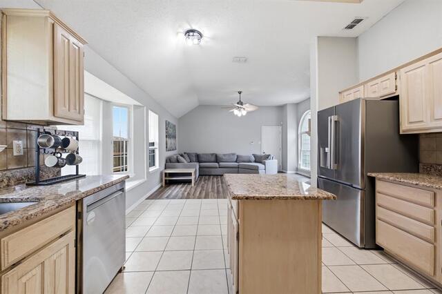 1517 Palisades, Drive Carrollton, TX photo 6