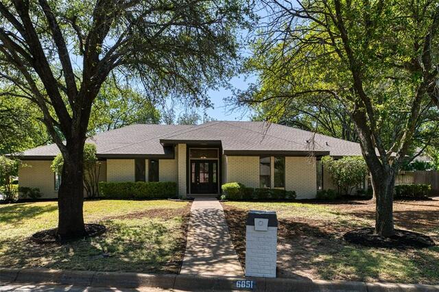 6851 Shorecrest Court, Fort Worth, TX image