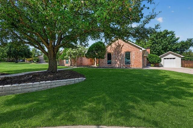 4901 Forest Hill Drive, Flower Mound, TX photo 4