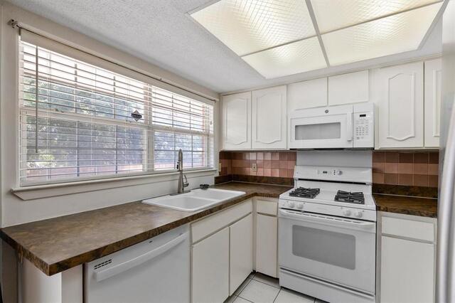 1804 Westwood, Circle Carrollton, TX photo 10