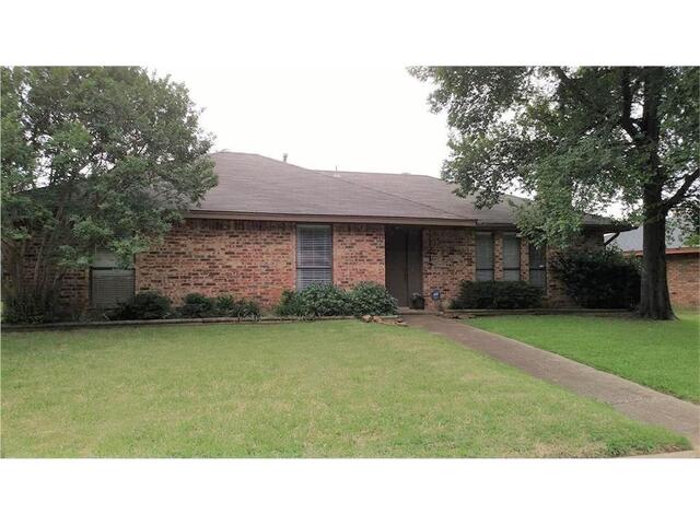 1217 River Oaks Drive, Flower Mound, TX photo 2