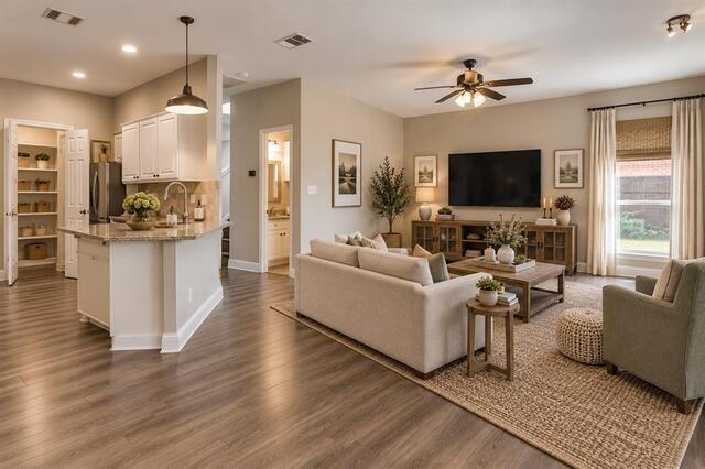 908 Dallas, Lane Lewisville, TX photo 3