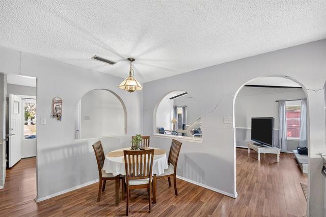 2010 Statler, Drive Carrollton, TX photo 7