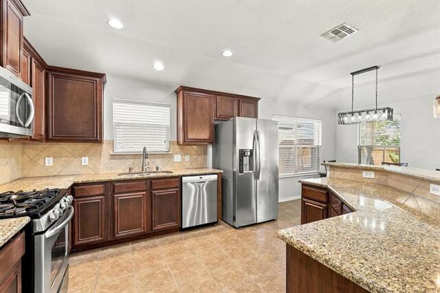 1117 Lake Hollow Drive, Little Elm, TX photo 8