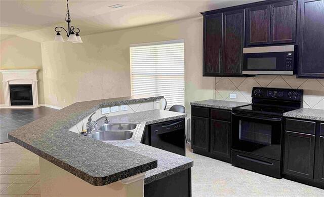 2400 Jonathan Creek Drive, Little Elm, TX photo 5
