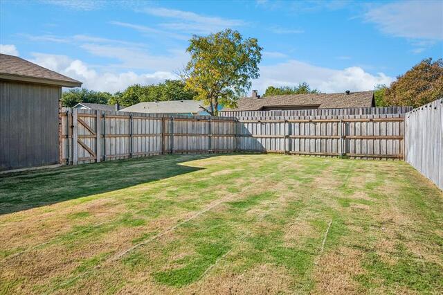 2219 Crockett, Drive Carrollton, TX photo 16