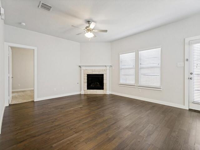 2201 Paxton, Way Denton, TX photo 8