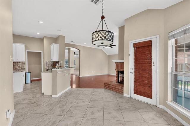 605 Oak Hollow Lane, Flower Mound, TX photo 13