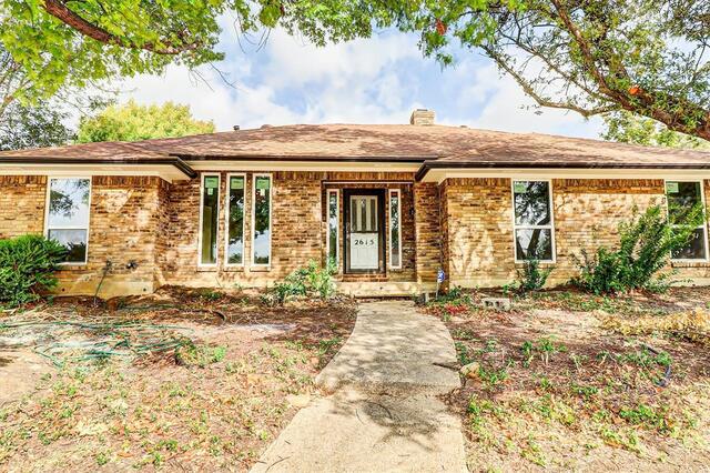 2615 Dove Creek, Lane Carrollton, TX photo 2